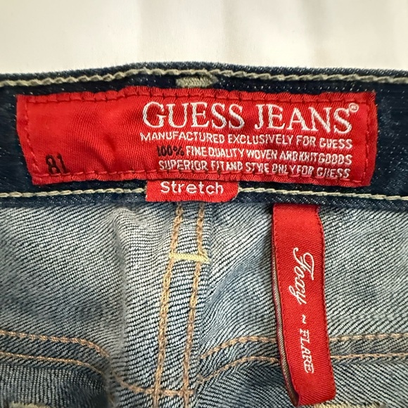**Women’s Guess Foxy Flare Jeans – Size 27 – Low Rise** - Picture 4 of 6